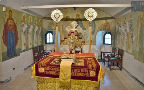 Icone, piccole cappelle e sale delle feste: viaggio all'interno della Chiesa Russa di Bari